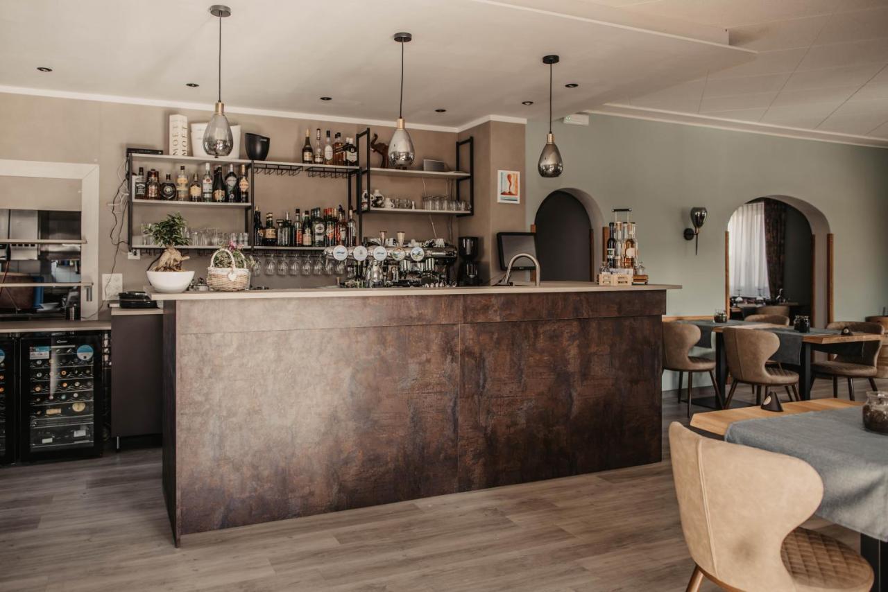 Albergo Ristorante Al Portico Gerra  エクステリア 写真